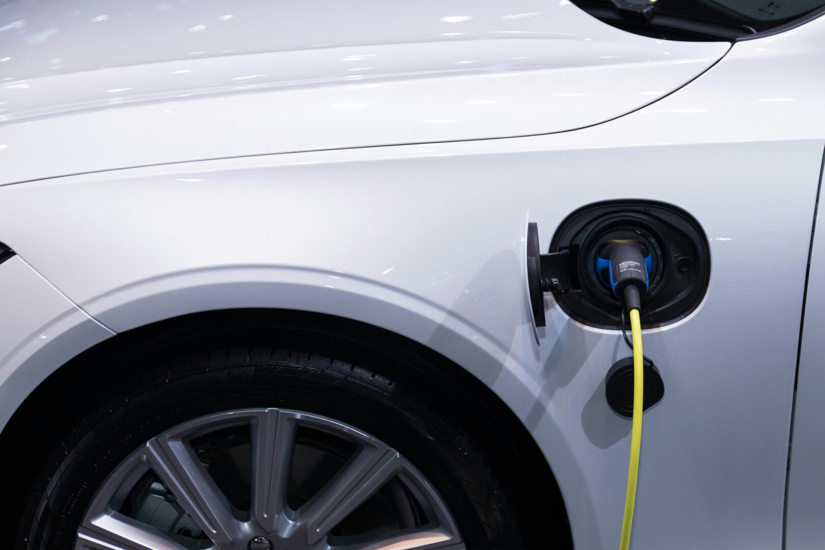 car-charging-pexels-bank